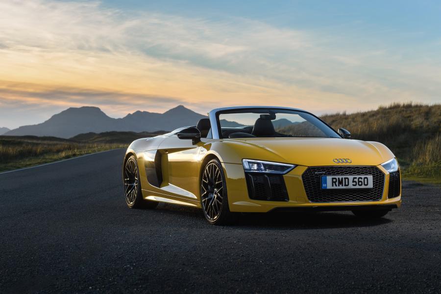  Audi R8 Spyder V10 2016 года  (UK) (фото 21 из 40)